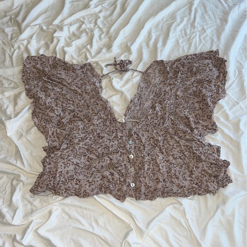 Crop top with flowy sleeves
